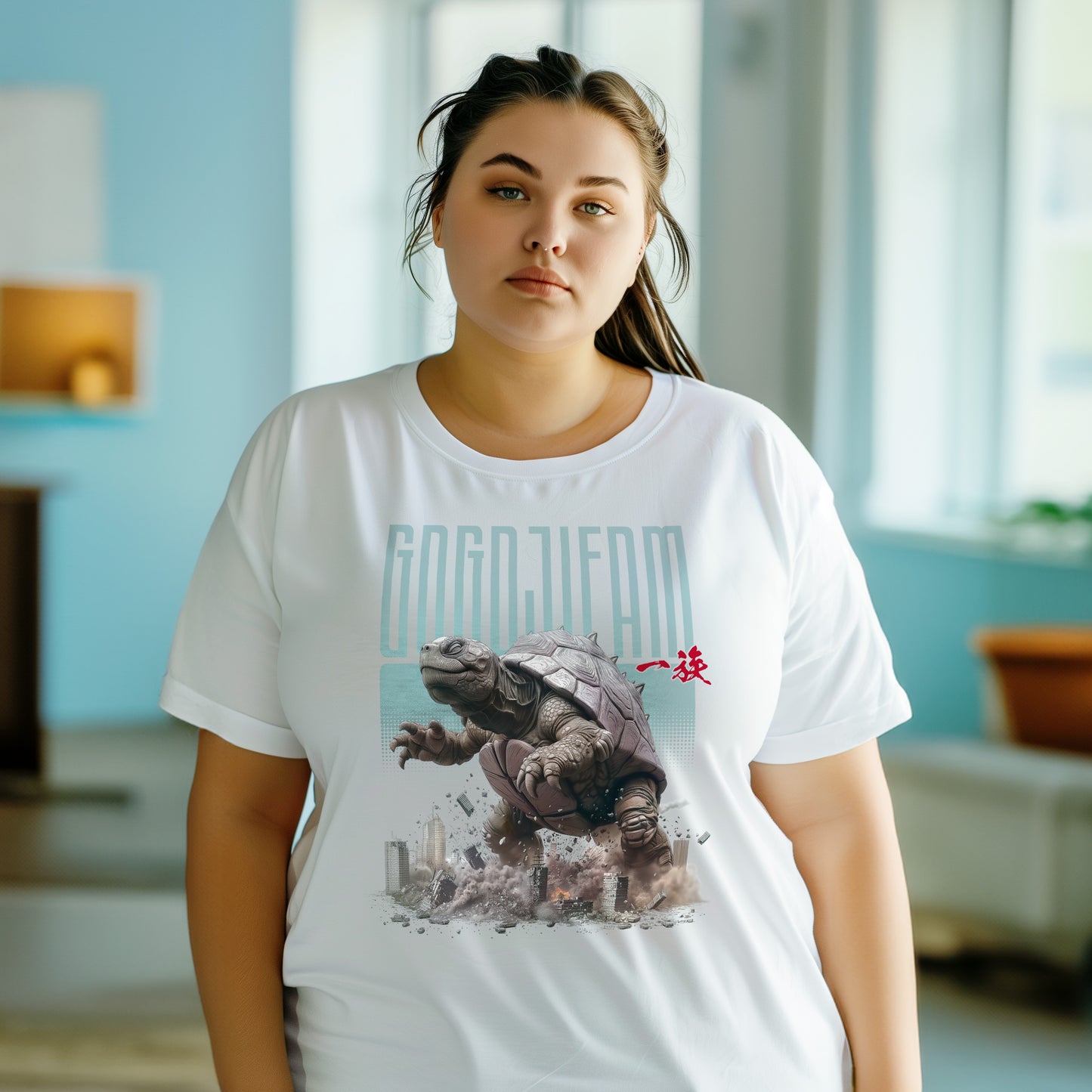 Weißes T-Shirt von GOGOJIFAM mit dem Motiv STUMPER TURTLE: Eine gigantische Schildkröte im realistischen Manga-Stil stampft durch eine Großstadt. Das kraftvolle Design steht sinnbildlich für den Kampf der Tiere um ihre Existenz und setzt ein kreatives Zeichen für Umwelt- und Tierschutz.